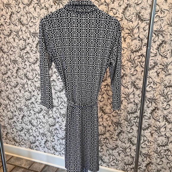 Jones New York, size L, wrap dress in light jersey fabric + matching belt - Picture 9 of 9